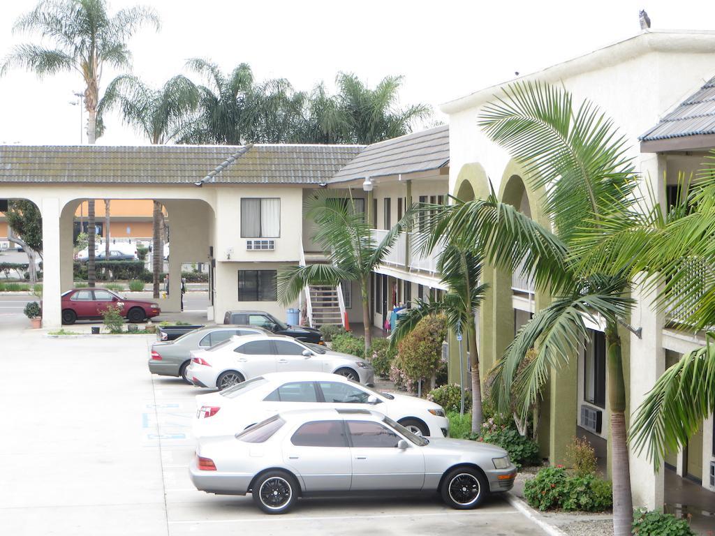 National Motel 2*