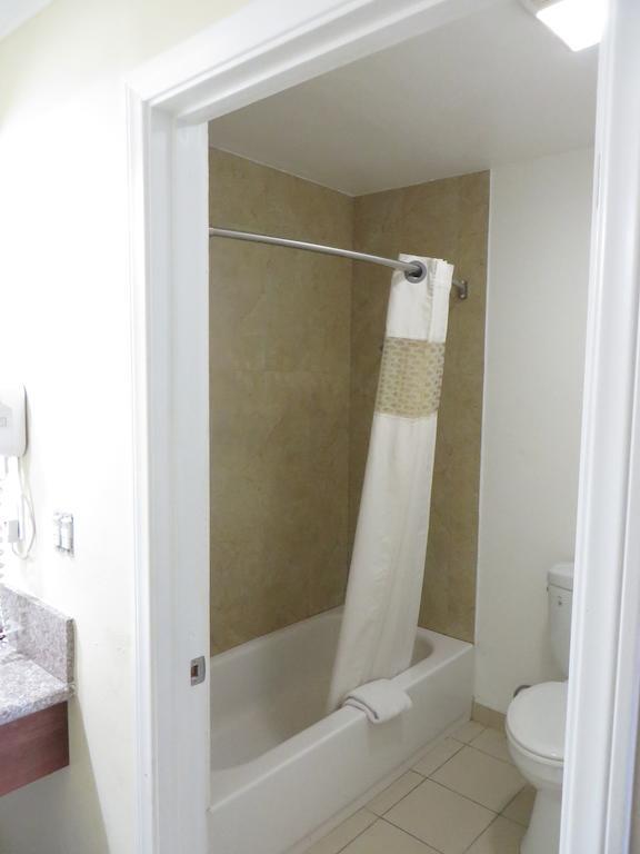 National Motel 2*